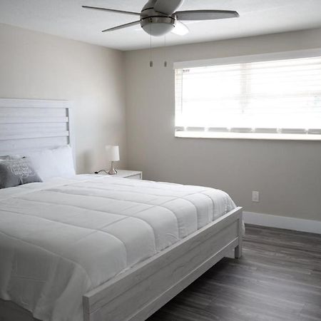 Hosting New Villa Tampa Bagian luar foto